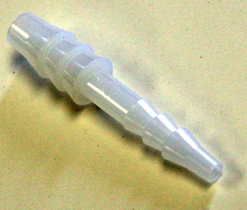 MIDLAND COUPLING REDUCER NYLON HOSE BARB 1/4" X 3/16"