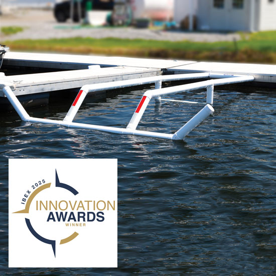 DOCKED TRITOON PONTOON DOCKING SYSTEM